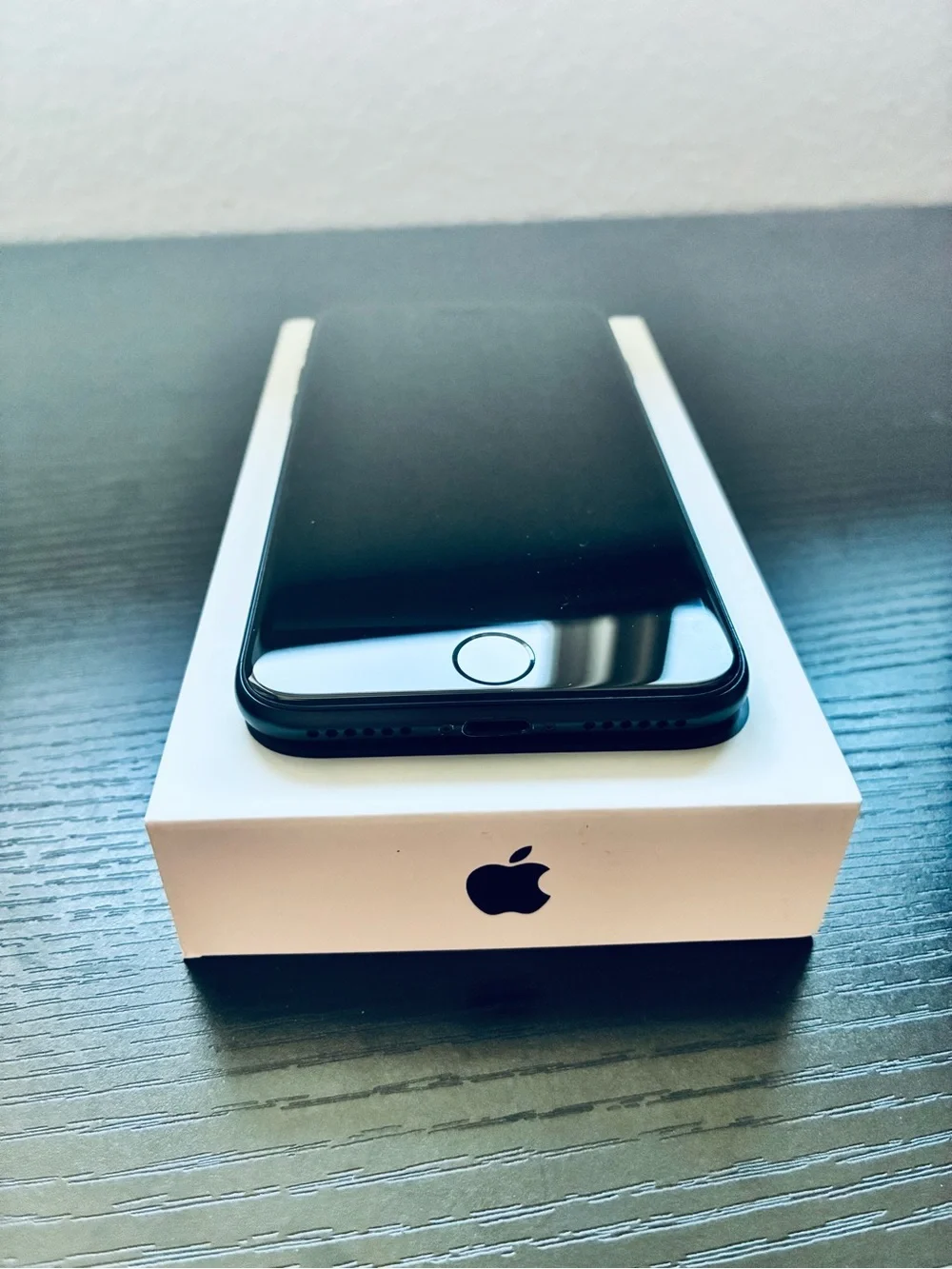 Apple iPhone SE 3rd Generation Bundle (Midnight)